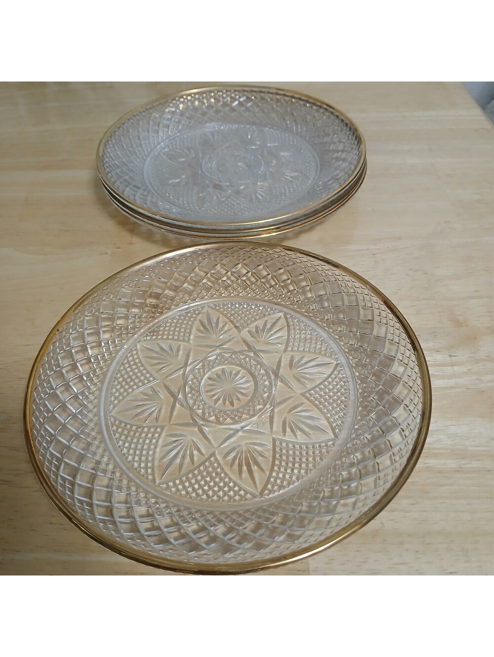 Vintage 1950s Starburst Glass  Gold Trim Set Of 4. 8” Salad Plate  Decor.